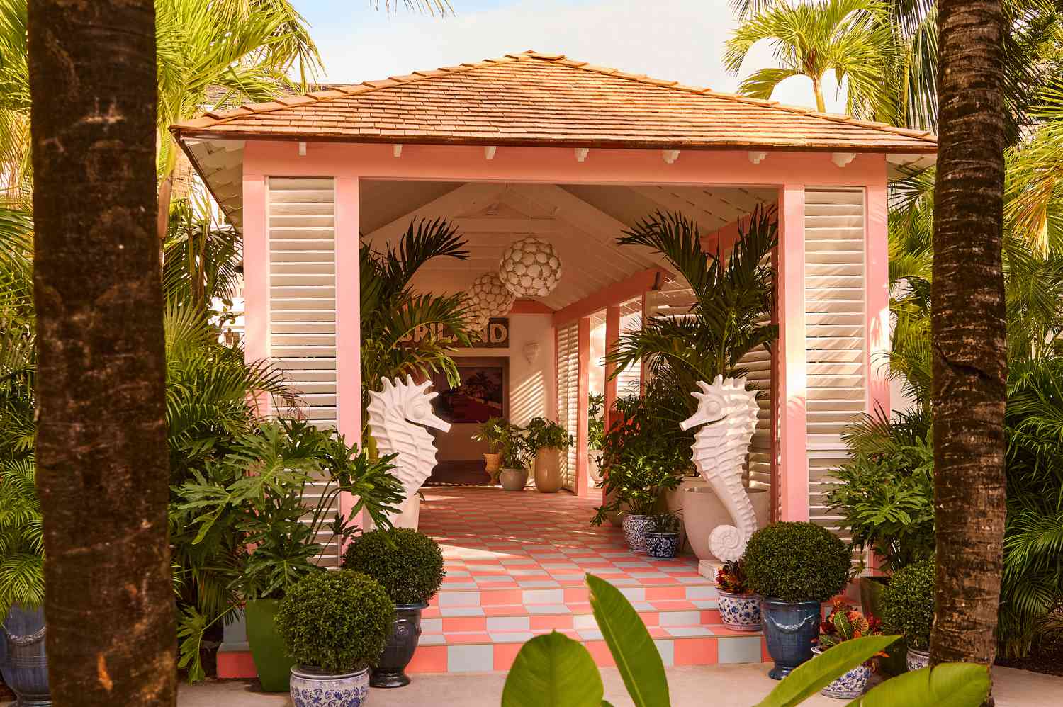 Coral Sands Harbour Island: A Barefoot Luxury Guide