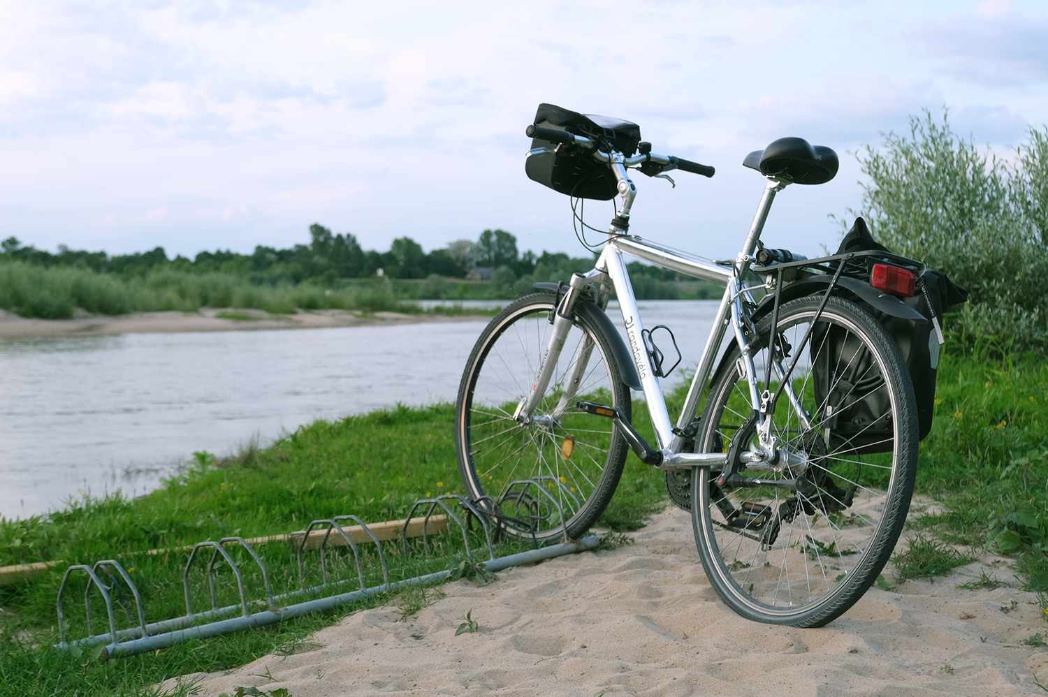Loire Valley Cycling: Guide to Châteaus & Routes