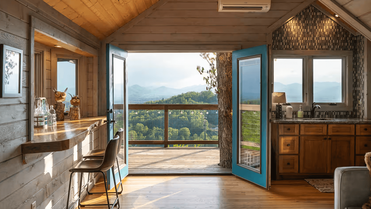 Unique North Carolina Airbnbs: Treehouses & Cabins