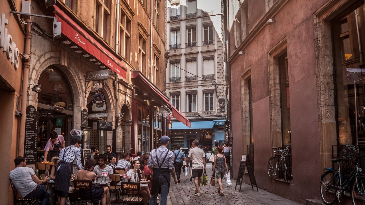 9 Best Restaurants in Lyon: Gastronomy & Local Bouchons