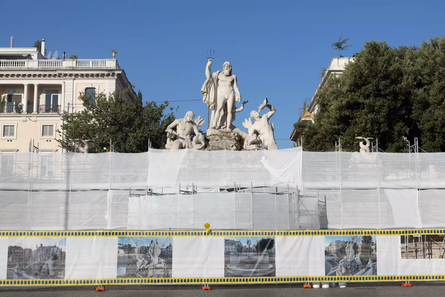 Construction activity and heavy machinery at Piazza del Popolo in Rome.