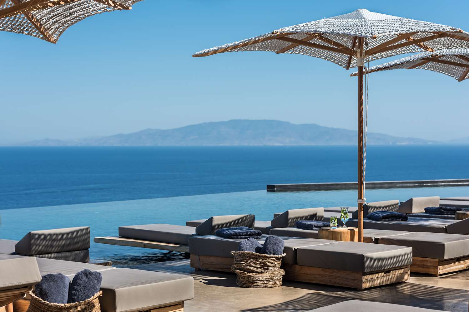 Andronis Arcadia Santorini: Luxury Oia Resort Guide